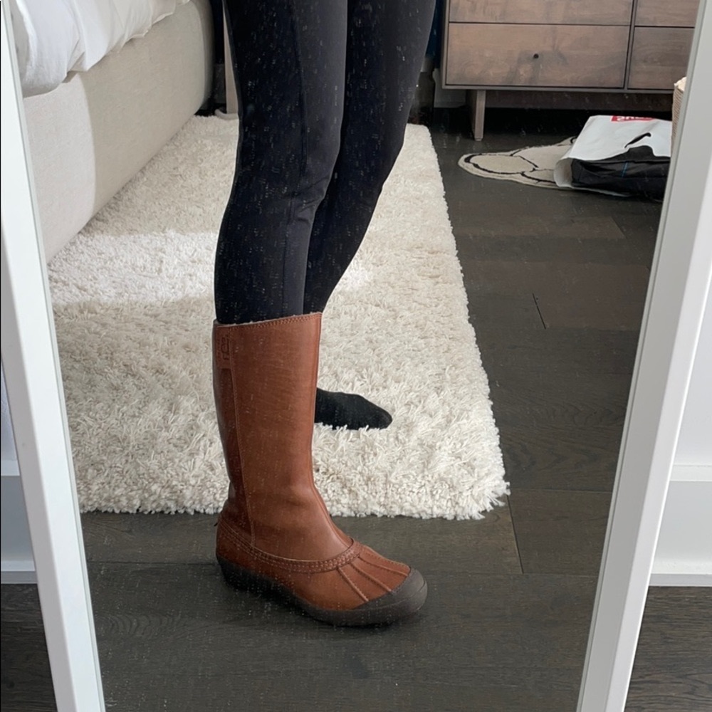 UGG Women’s Waterproof Weatherproof Boots